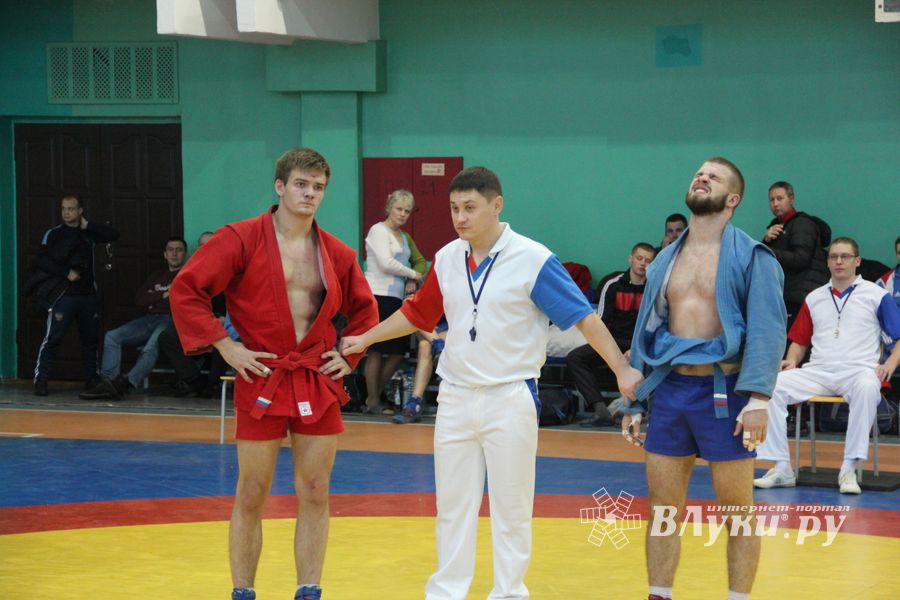 Самбисты поборолись на крупном турнире в Великих Луках (ФОТО)
