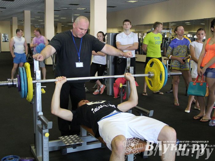 Народный жим в «С-Фитнес»