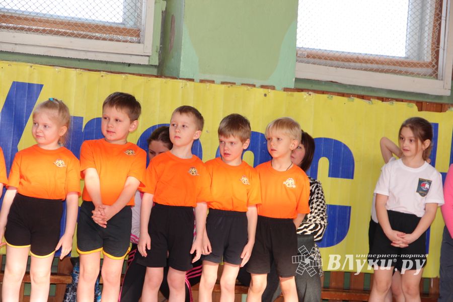 В Великих Луках стартовали спортивные соревнования среди дошколят «Юные олимпионики»