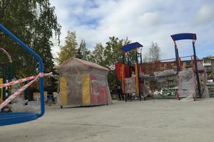 В Великих Луках продолжают ремонтировать площадь Калинина (фото)