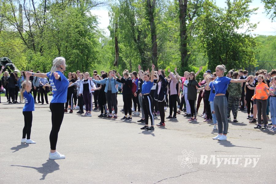 Спецназ «разгромил» на Дятлинке «банду»