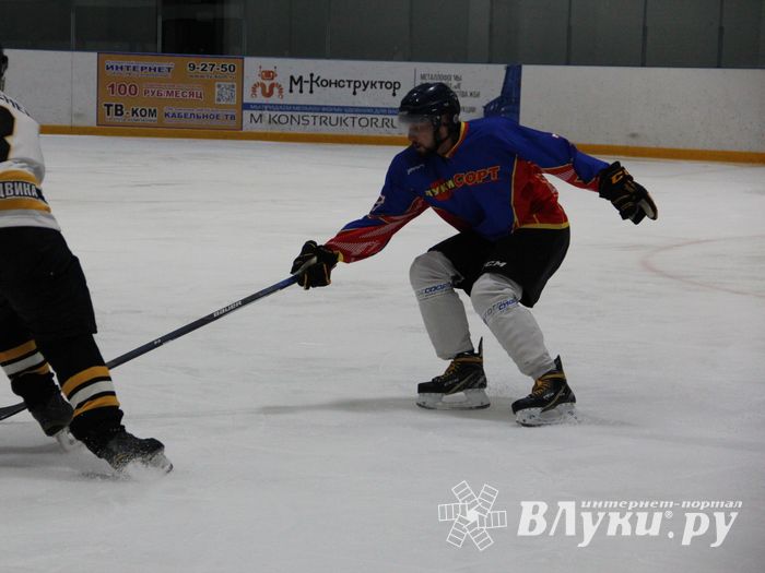 Великолукские хоккеисты одержали победу на домашнем льду (ФОТО)