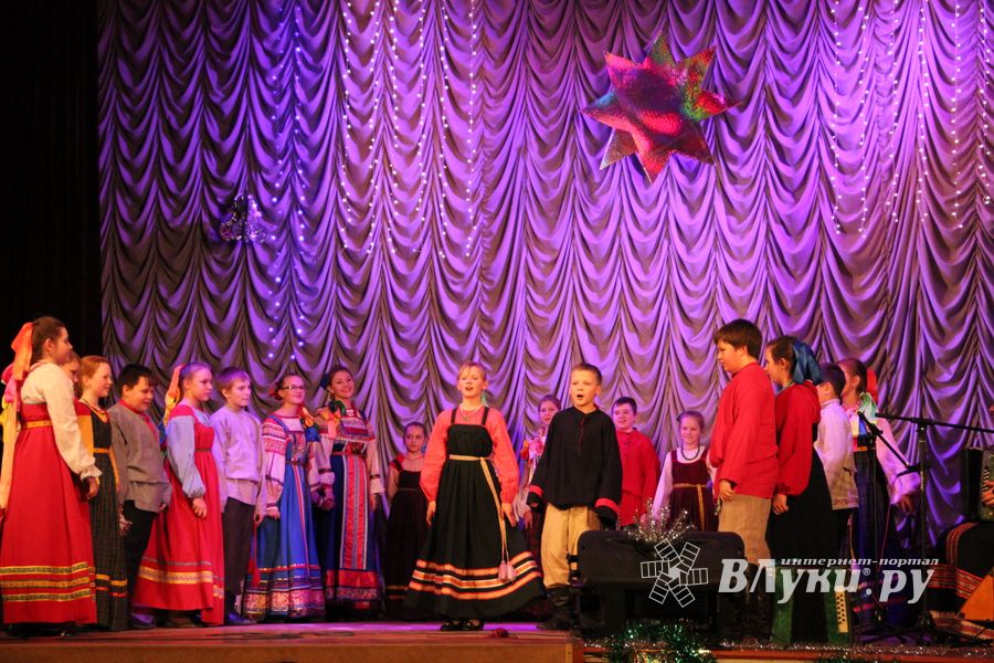 В Великих Луках состоялся праздничный концерт «В Светлый праздник Рождества» 