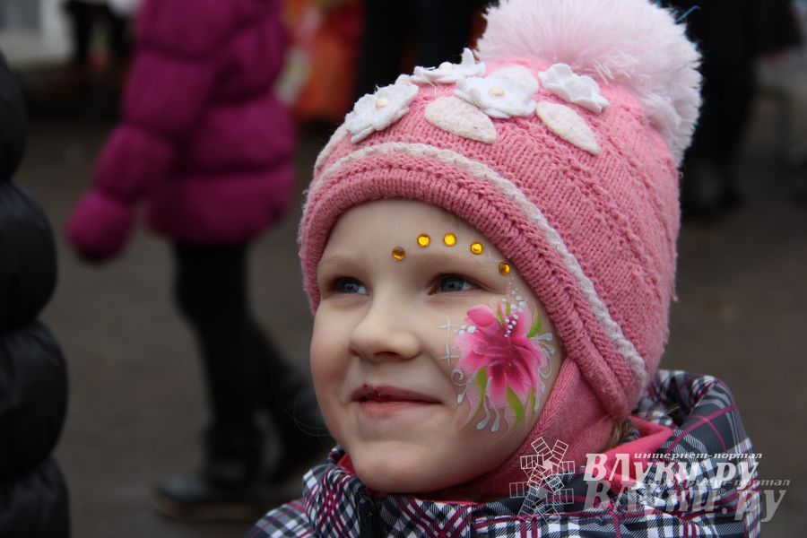 В Великих Луках состоялись проводы Широкой Масленицы — 2015 (фото)