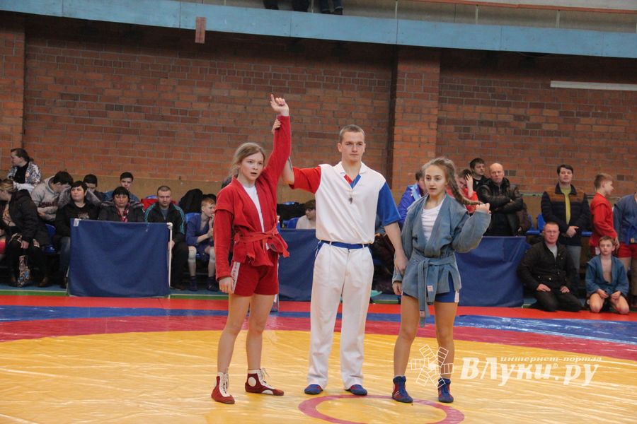 Великолукские самбисты завоевали 45 медалей на открытом первенстве города (ФОТО)