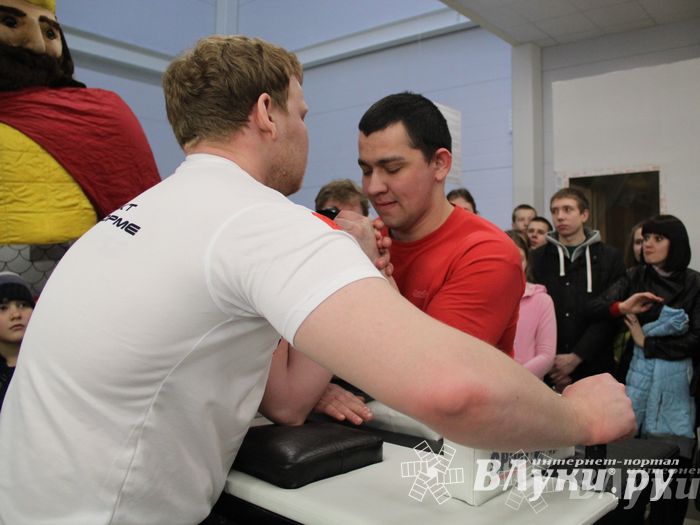 В ТЦ «Апельсин» прошла весенняя ночь распродаж