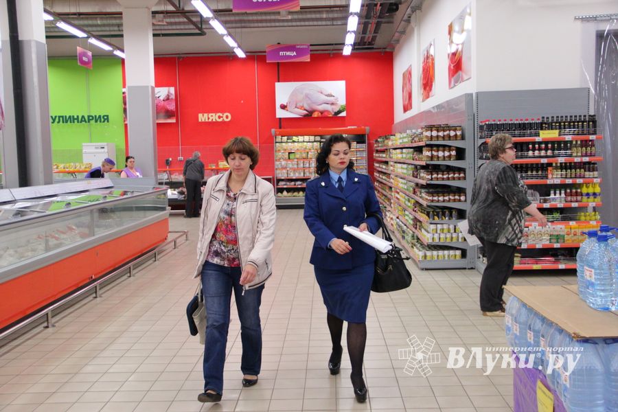 В Великих Луках проверили бахчевые (ФОТО)