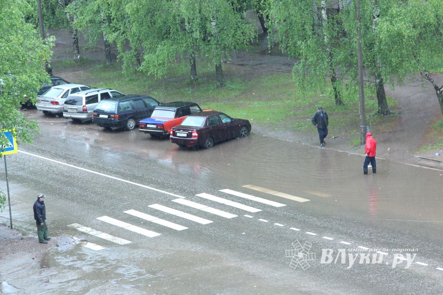 Великие Луки затопило (ФОТО)