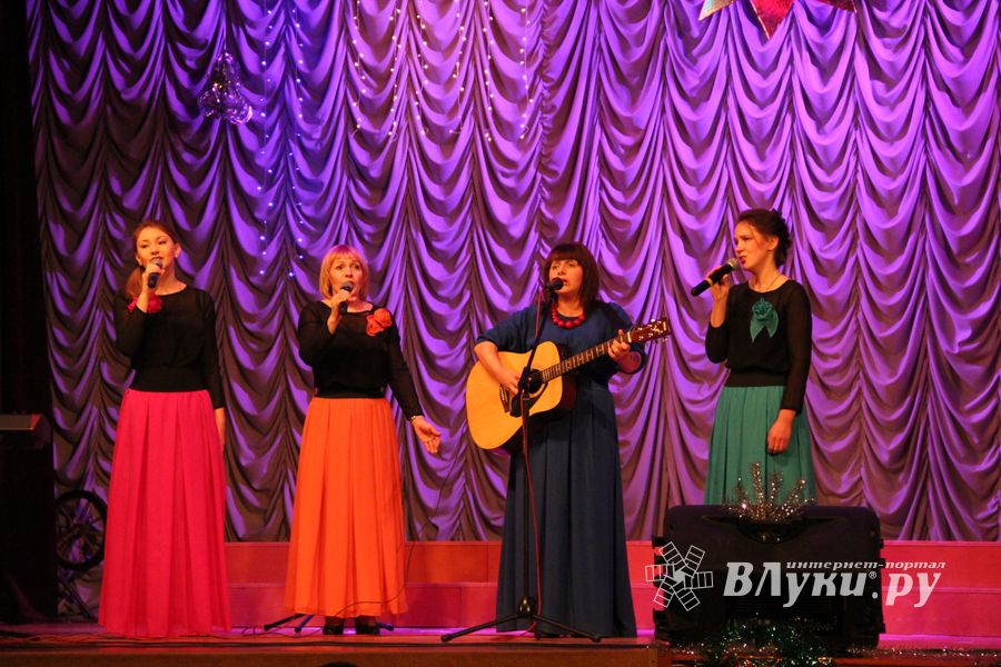 В Великих Луках состоялся праздничный концерт «В Светлый праздник Рождества» 