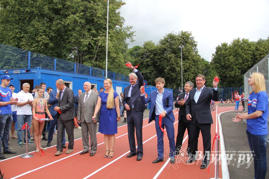 Открытие физкультурно-оздоровительного комплекса в Великих Луках (фото)