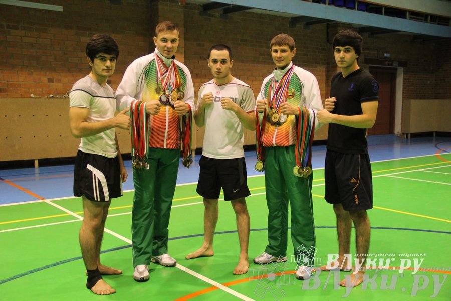 В Великих Луках прошел мастер-класс по кикбоксингу (фото)