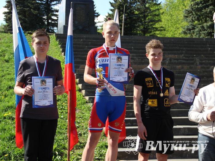 В Великих Луках чествовали лучших велосипедистов (ФОТО)