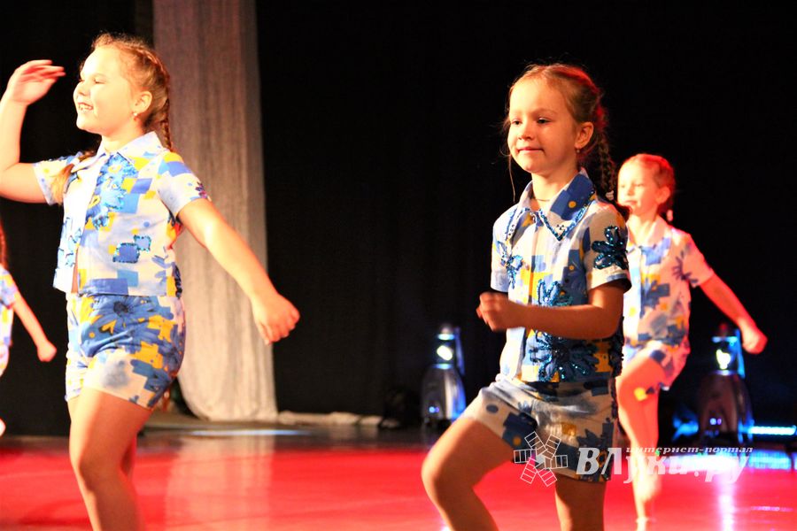 В ГДК им. Ленина прошёл концерт ко Дню матери (ФОТО)