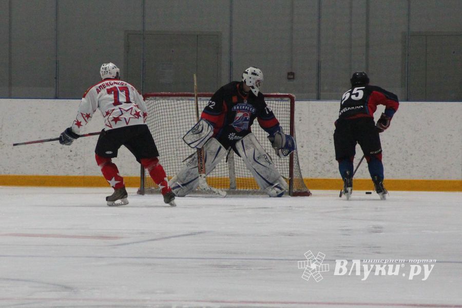Матч НХЛ прошел в великолукском «Айсберге» (ФОТО)