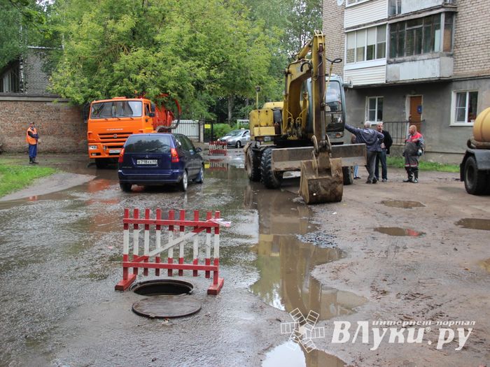 Авария в сетях водопровода на проспекте Гагарина (ФОТО)