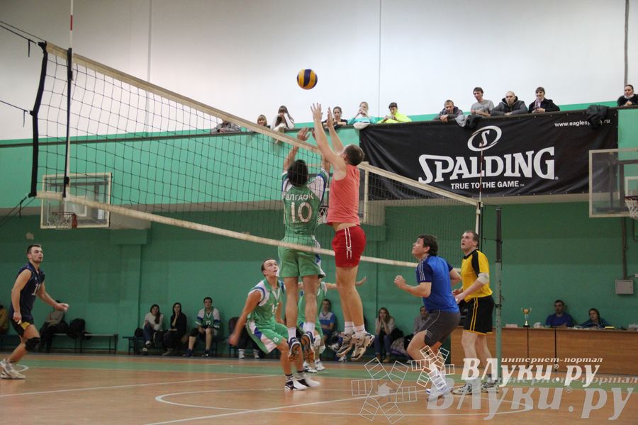 Сборная Великолукского района стала обладателем Кубка города по волейболу (фото)