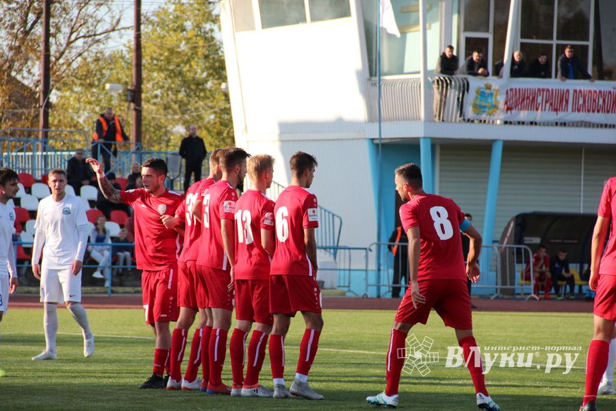 Обидный гол в воротах «Луки-Энергии» (ФОТО)