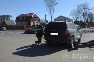 В Великих Луках произошло ДТП (фото)