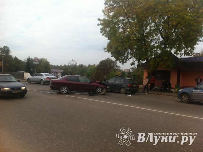 Еще одна авария произошла в Великих Луках