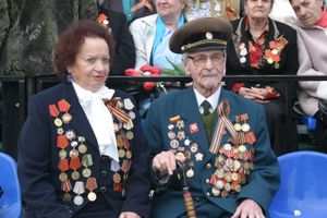 В Великих Луках прошел Военный парад