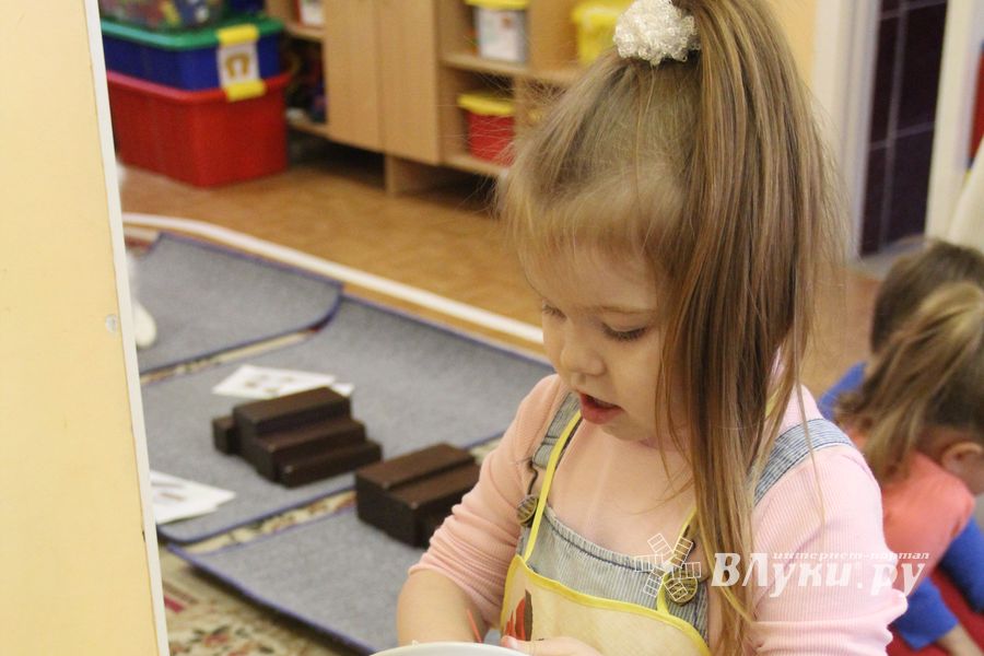 Воспитатели «Центра развития ребёнка» отмечают двойной праздник (ФОТО, ВИДЕО)