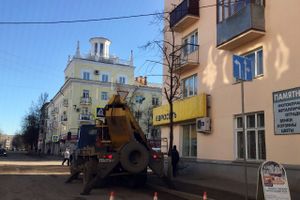 ФОТОФАКТ: Фасадные работы в Великих Луках 