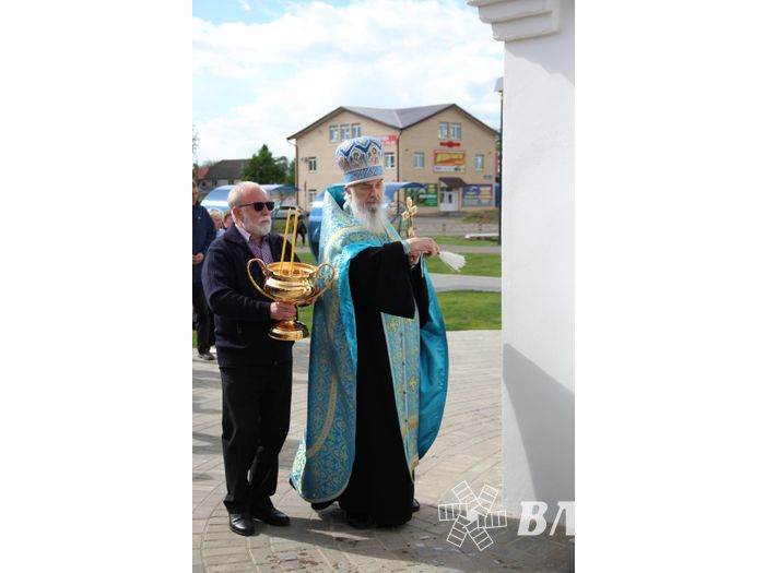 Новую часовню Покрова Богоматери освятили сегодня в заречном районе Великих Лук (ФОТО)