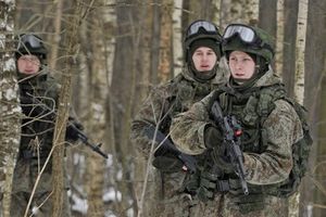 Псковские десантники испытывают новую экипировку (фото)