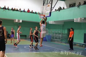 В Великих Луках прошли финальные игры муниципального этапа «КЭС-Баскет» (фото)