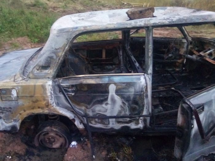 В Великих Луках горел автомобиль (ФОТО)