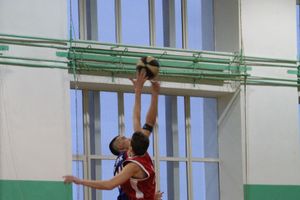 В Великих Луках проходит Открытый Чемпионат г. Великие Луки по баскетболу (фото)