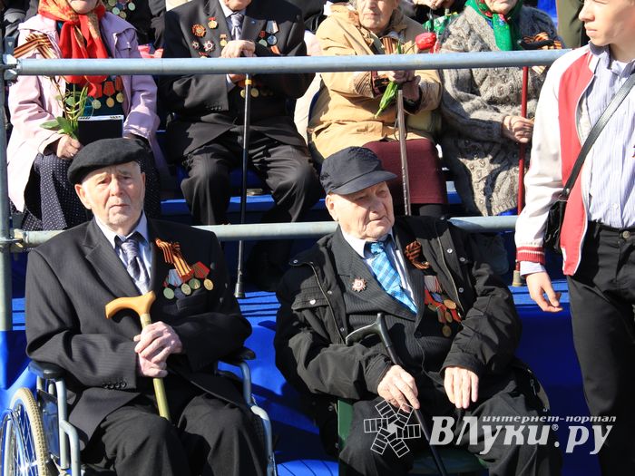 Великие Луки отмечают День Победы