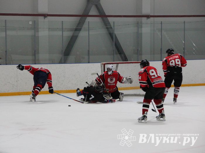 ХК «Экспресс» одержал победу над ХК «Евро-Керамика» в рамках НХЛ (ФОТО)