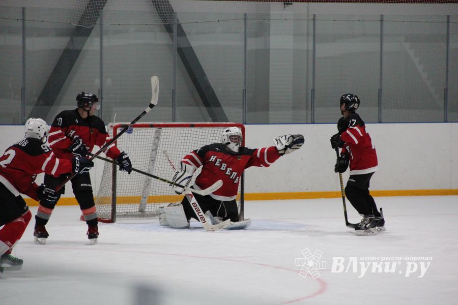 Уверенная победа «Экспресса» на ледовой арене (ФОТО)
