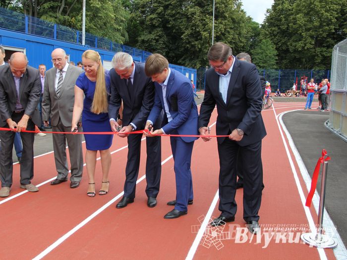Открытие физкультурно-оздоровительного комплекса в Великих Луках (фото)