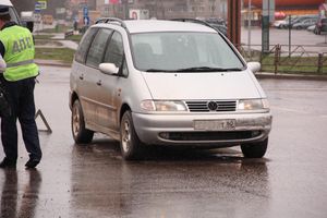 Ну не умеют в Великих Луках ездить по кольцу