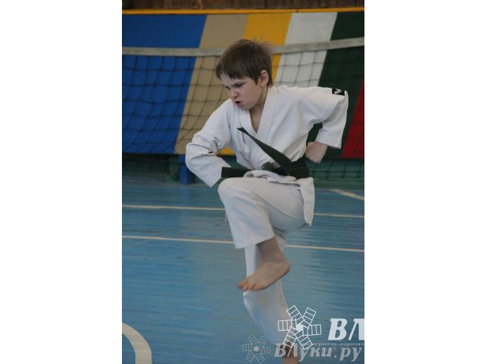 В Великих Луках прошел Открытый чемпионат Псковской области по каратэ