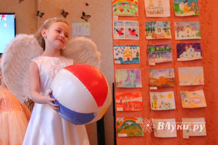 «Красота Божьего мира» в рисунках дошколят Великих Лук (ФОТО)