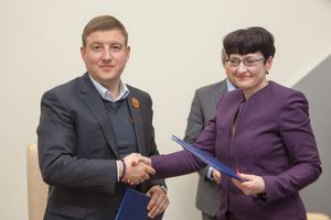 Андрей Турчак заключил соглашения с аптечнымим сетями для регулирования цен (фото)