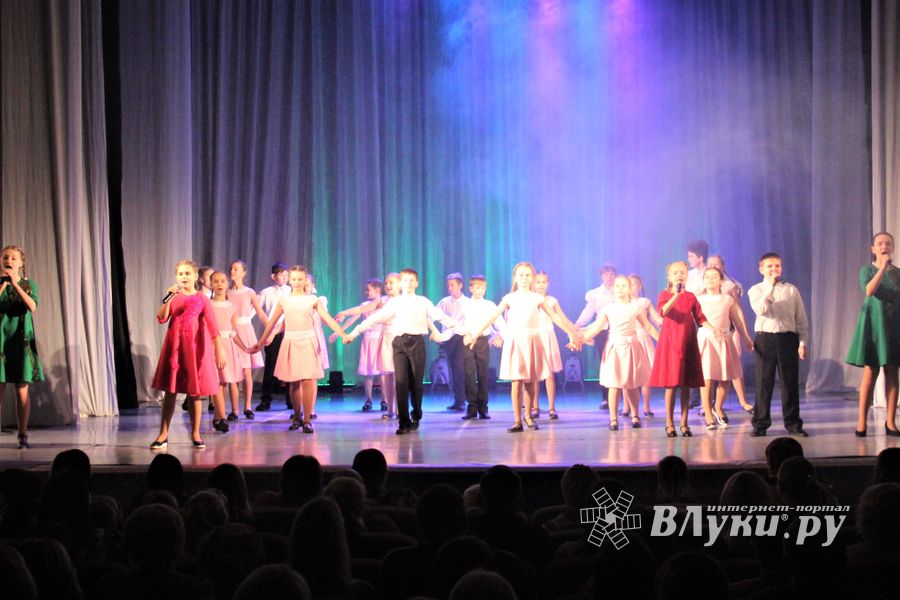 Юные артисты ГДК им. Ленина отметили «Мамин день» (ФОТО)