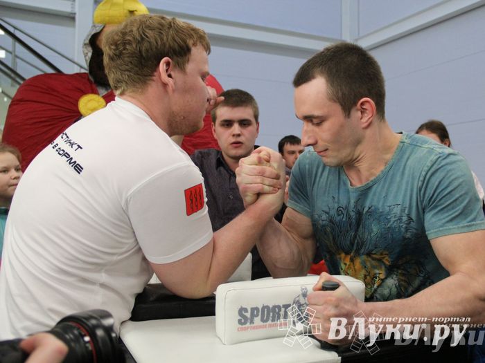 В ТЦ «Апельсин» прошла весенняя ночь распродаж