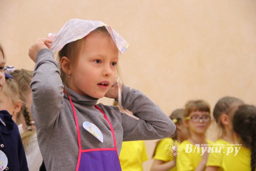 В школе №13 прошёл конкурс «А ну-ка, девочки!» (ФОТО)