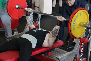 В Великих Луках состоялись Чемпионат и Первенство Псковской области по жиму штанги лежа (ФОТО)