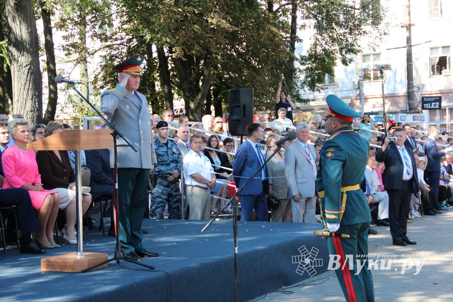 Военный парад в Великих Луках, часть II (ФОТО)