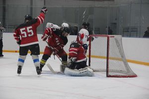 Уверенная победа «Экспресса» на ледовой арене (ФОТО)