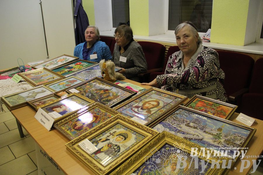 Выставка-ярмарка  «Волшебный сундучок»