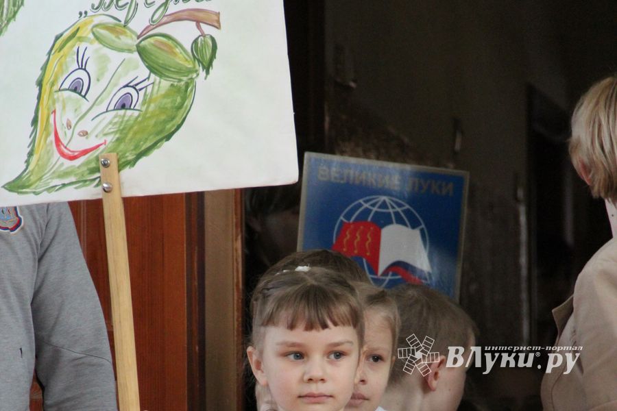 В Великих Луках стартовали спортивные соревнования среди дошколят «Юные олимпионики»