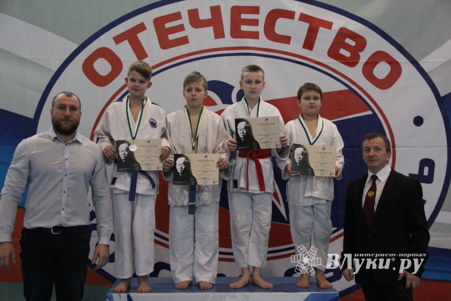 В Великих Луках прошли соревнования по дзюдо (ФОТО)
