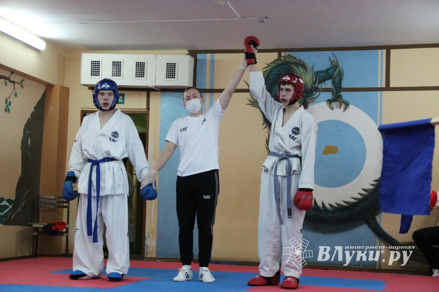 В Великих Луках прошли соревнования по тхэквондо (ФОТО)