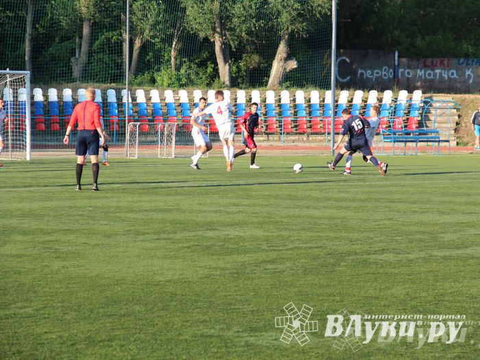 В Великих Луках команда «КПРФ» обыграла команду «Спартака» (фото)